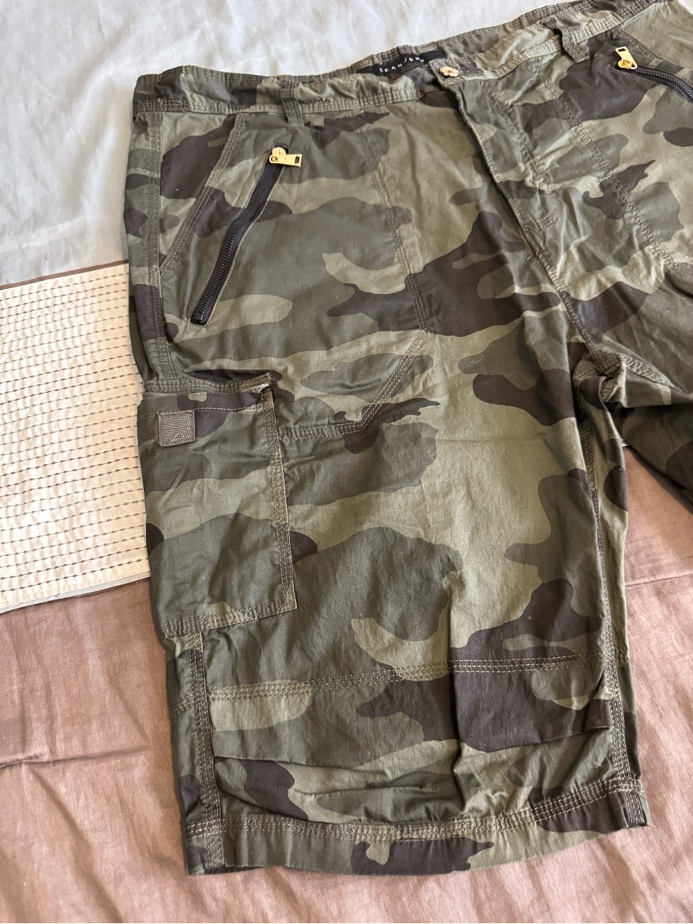 Sean John Men's Camo Cargo Shorts - Olive and Dark Green - Picture 4 of 6